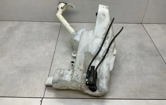 Nissan Qashqai Windshield washer fluid reservoir/tank 28910HV00A