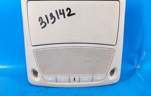 Nissan Sentra B17 Boot/trunk interior light 264304GC1A
