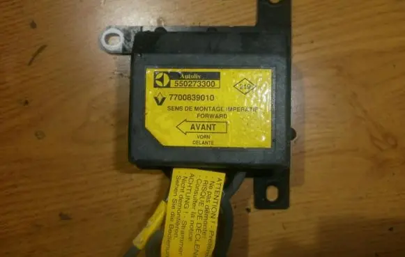 Renault Twingo I Airbag control unit/module 550273300 7700839010