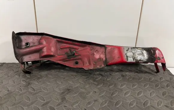 Audi A6 S6 C4 4A Radiator mount bracket 4A0805807