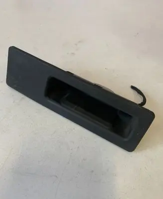 BMW 2 F46 Tailgate/trunk/boot exterior handle 7463161 51247463161