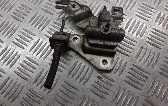 Toyota Corolla E140 E150 Fuel distributor 