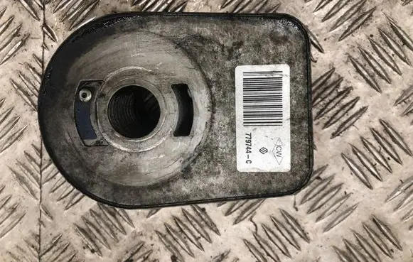 Nissan Qashqai Engine oil radiator 779744C