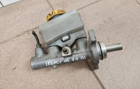 Subaru Legacy Master brake cylinder