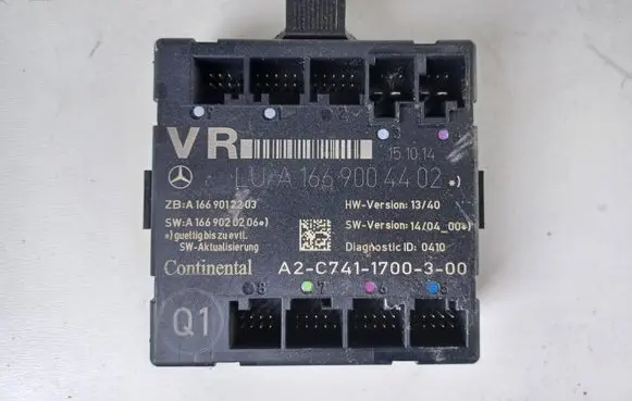 Mercedes-Benz CLA C117 X117 W117 Door control unit/module A1669004402