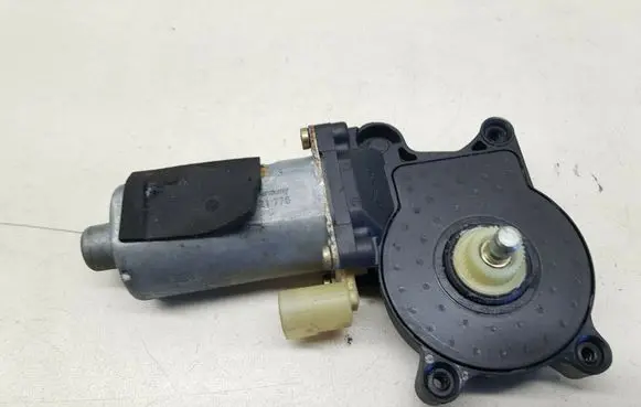 Volvo XC90 Rear door window regulator motor 0130821776 nr5597