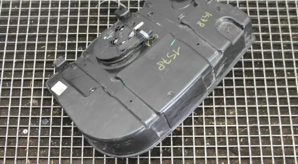 Maserati Quattroporte AdBlue liquid reservoir 68231288AG 0444040006
