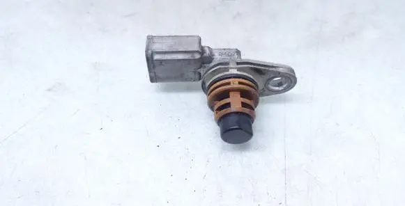 Volkswagen Golf V Camshaft position sensor 030907601E
