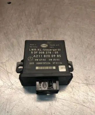 Mercedes-Benz E W211 Light module LCM A2118200985 0000157226 5DF00827805