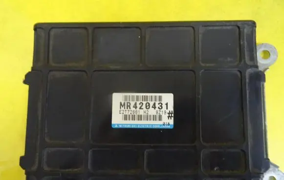 Mitsubishi Galant Engine control unit/module MR420431