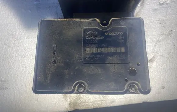 Volvo V70 ABS Pump 5WK84000 P08619974