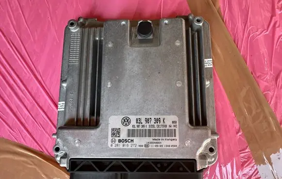 Volkswagen Multivan T5 Engine control unit/module 03L907309K 0281016272