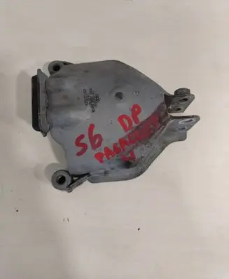 Audi A6 S6 C7 4G Engine mounting bracket 4G0399060E