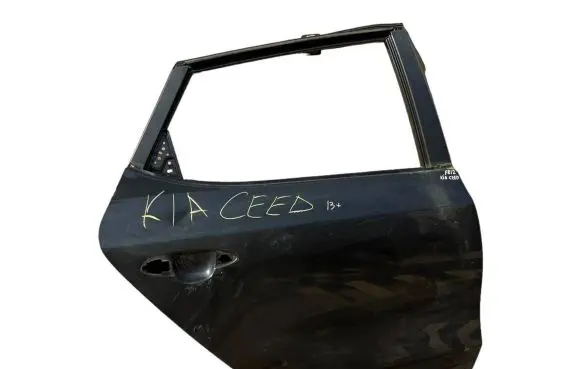 KIA Ceed Rear door