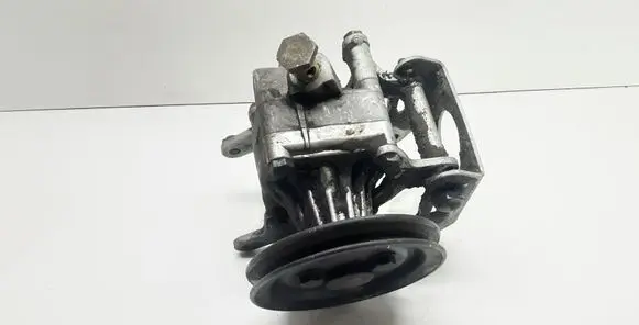 BMW 7 E32 Power steering pump 1131239
