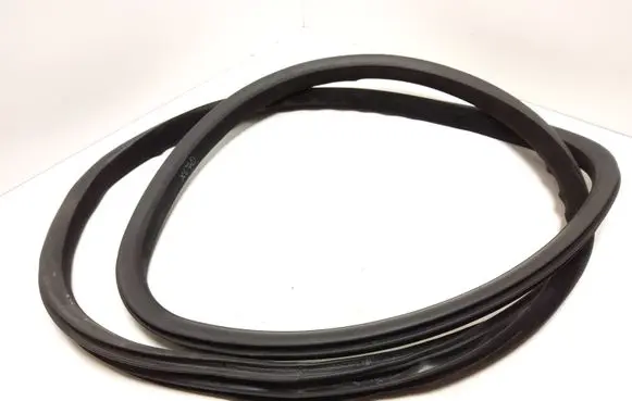 Volvo XC70 Rubber seal rear door 