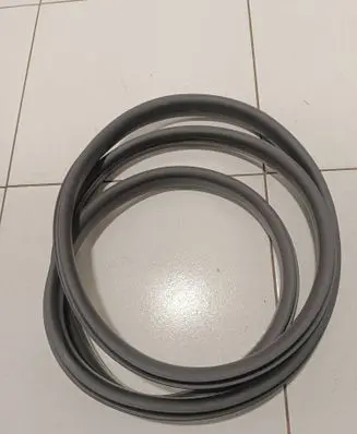 Ford Fiesta Front door rubber seal D1m2a