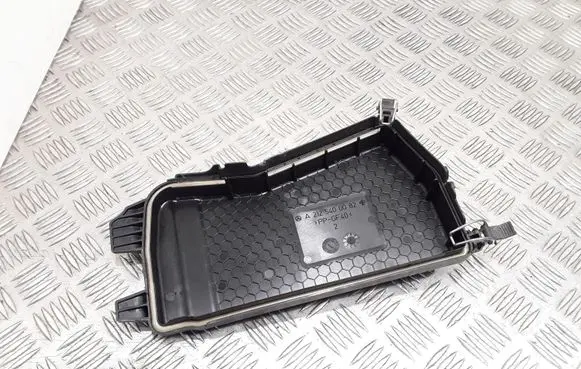 Mercedes-Benz E W212 Fuse box cover A2125400082