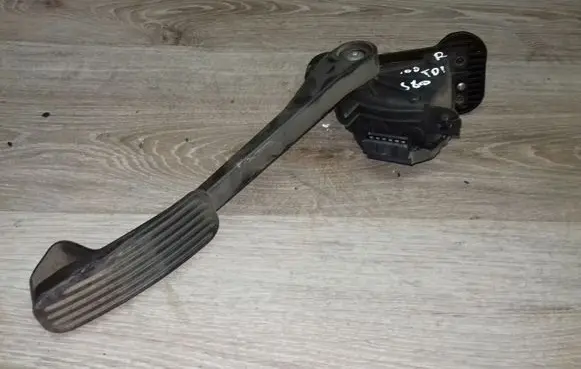 Volvo S80 Accelerator throttle pedal 9496822