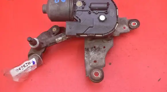 Front wiper linkage and motor