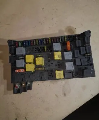 Mercedes-Benz ML W163 Fuse box set 1635450205 08200101