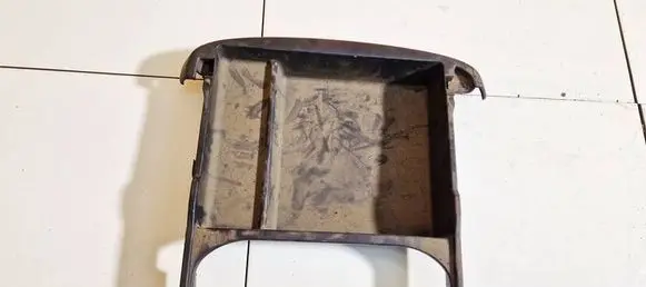 Glove box