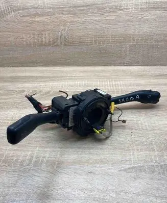 Skoda Fabia Mk1 (6Y) Wiper turn signal indicator stalk/switch 8L0953513G 4B0953503H L01