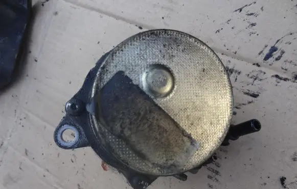 Opel Corsa D Vacuum pump 55221036