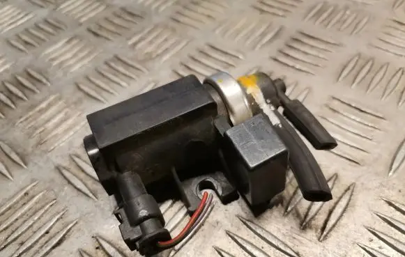 Mercedes-Benz A W169 Turbo solenoid valve 0051535528