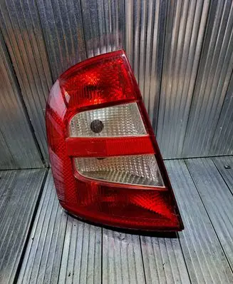 Skoda Fabia Mk1 (6Y) Rear/tail lights 6Y6945095B