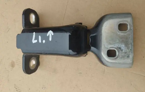 Renault Trafic III (X82) Front door upper hinge 804005400R