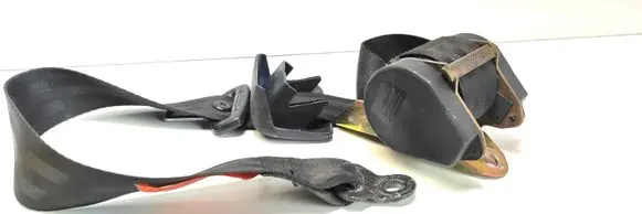 Volkswagen PASSAT B3 Rear seatbelt 357857805