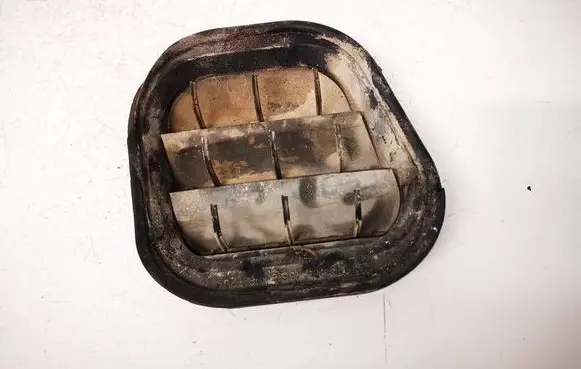 Volkswagen Touran I Air intake duct part 1T0819465C