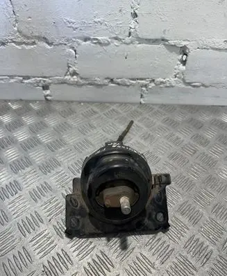 Toyota Land Cruiser (J150) Engine mount bracket