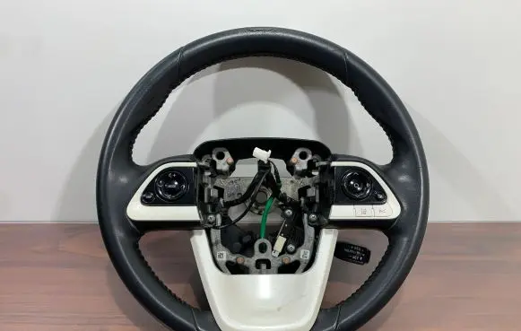 Toyota Prius (XW50) Steering wheel