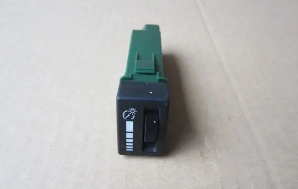 Isuzu D-Max Headlight level height control switch