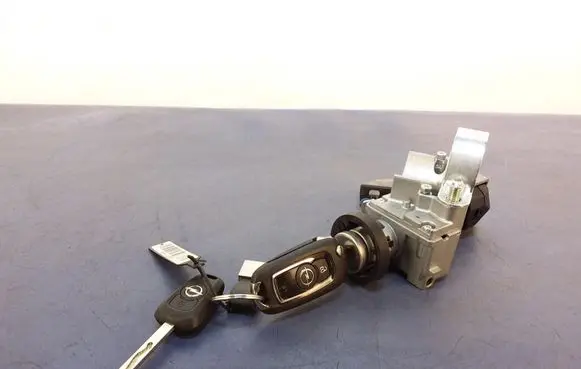 Opel Astra K Ignition lock 39079938