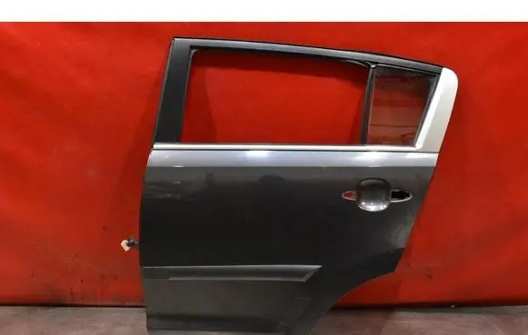 KIA Sportage Rear door 
