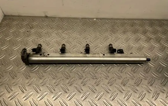 Volvo S60 Fuel injectors set 31272732 30757534