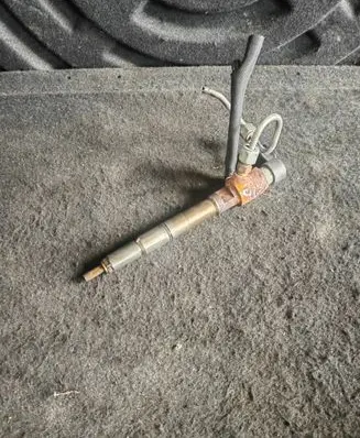 Volkswagen Golf VI Fuel injector 03L130277B