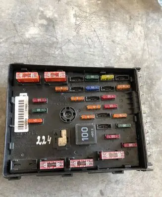 Volkswagen PASSAT B6 Fuse module 3C0937125 63592777