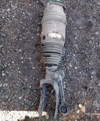 Porsche Cayenne (92A) Air suspension front shock absorber 7P5616040N