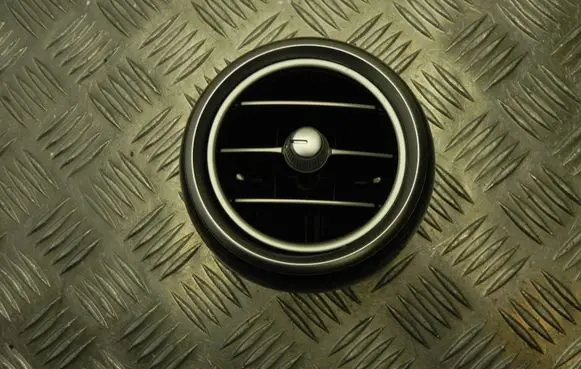 Rear air vent grill