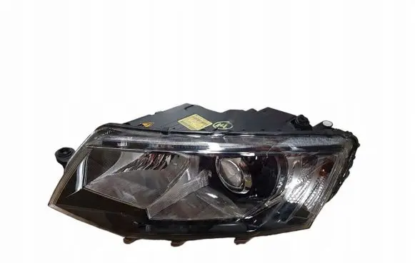 Skoda Octavia Mk3 (5E) Headlight/headlamp 5E1941015A