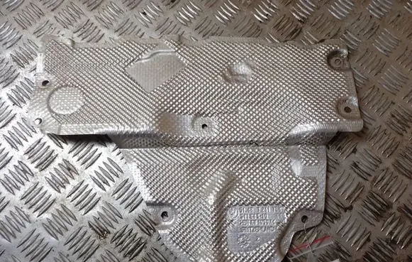 BMW 1 F20 F21 Exhaust heat shield 7241758