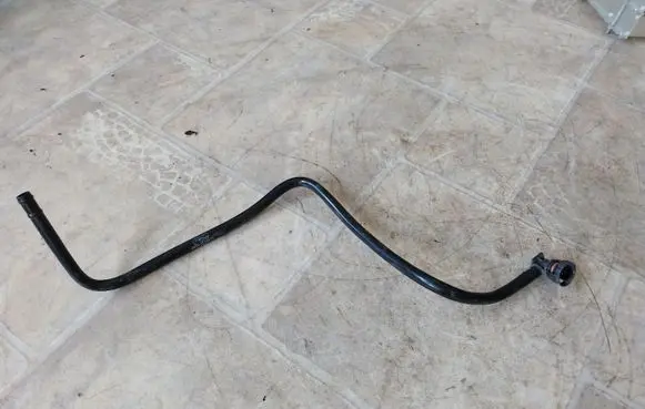 Ford Focus Breather hose/pipe 4M5G6C662ED