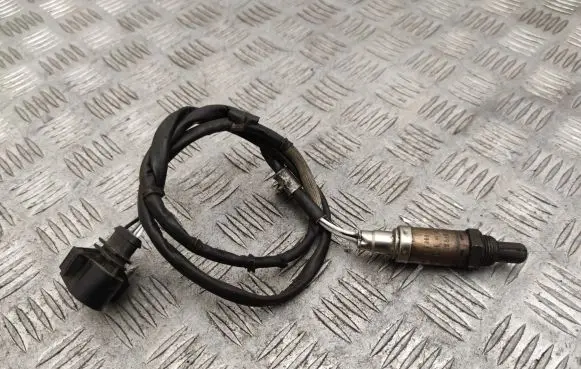 Volkswagen PASSAT B5 Lambda probe sensor 058906265A 0258003519
