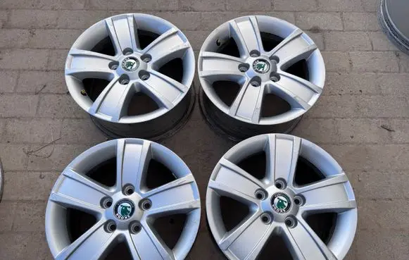 Skoda Octavia Mk2 (1Z) R15 alloy rim 1Z0601025S