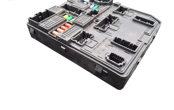 Renault Kadjar Fuse box set 284B69501R 1745786907 5AKC12F00