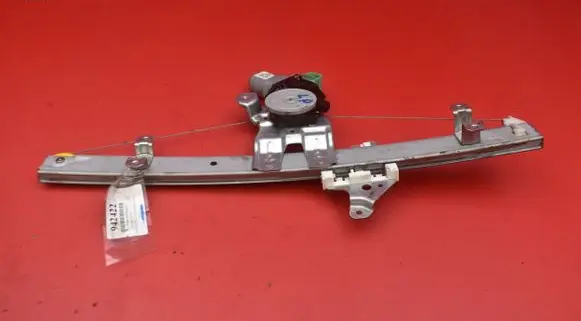 Nissan Leaf I (ZE0) Front door window regulator with motor 807303NA1A